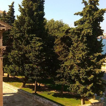 Central Augustus App PUY Exterior foto